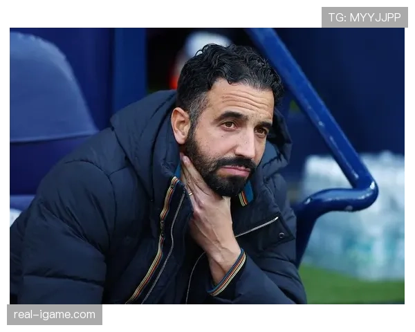 滕哈赫创新培养模式成效显著，年轻球员崭露头角表现亮眼