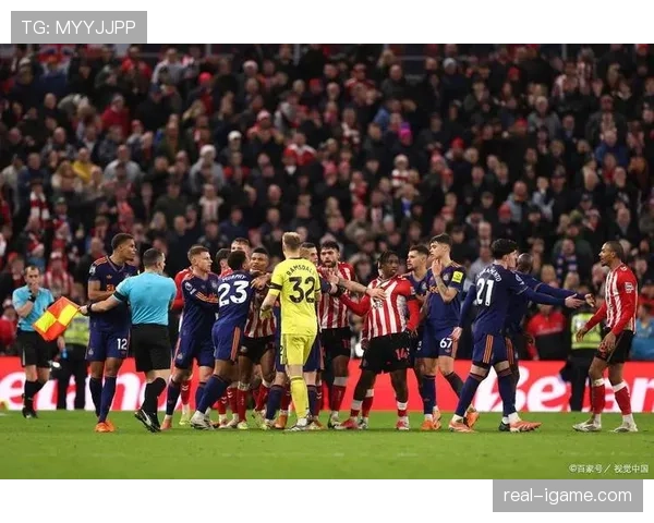 热那亚中场闪耀赛场，助球队逆转取胜状态回升